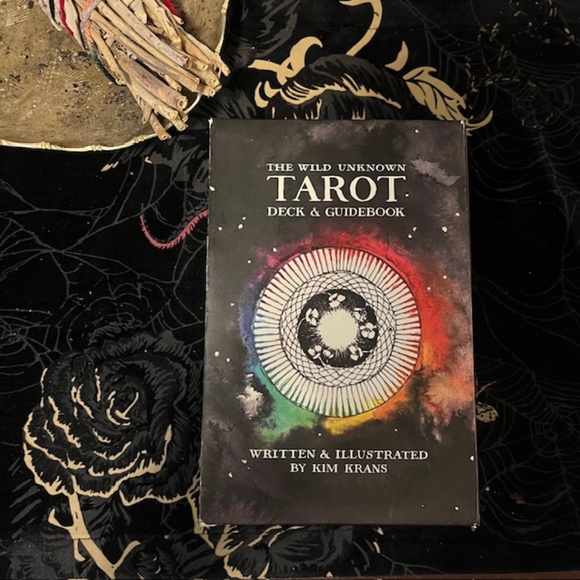 The Wild Unknown Tarot Deck & Guidebook (CLEANSED) - Picture 3 of 5